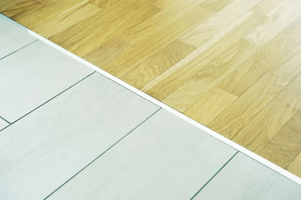 Comparaison Carrelage et Parquet